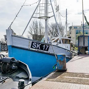 Botel Asile Flottant, Amsterdam